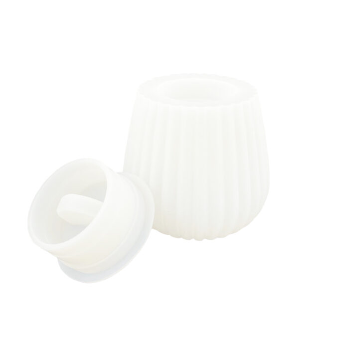 Silicone mould for casting a pinstripe storage pot lid in Reslin